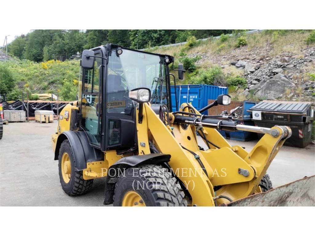 CAT 906M Utovarivači na točkove