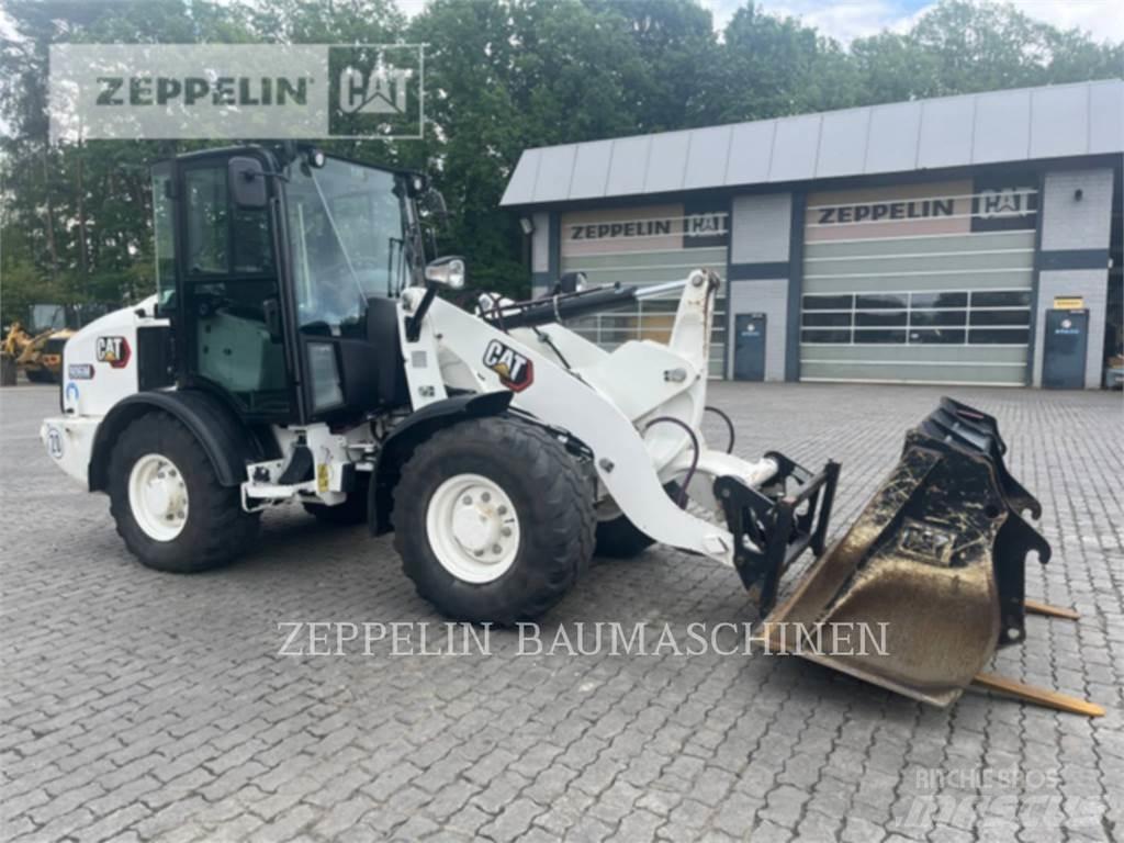 CAT 906M Utovarivači na točkove
