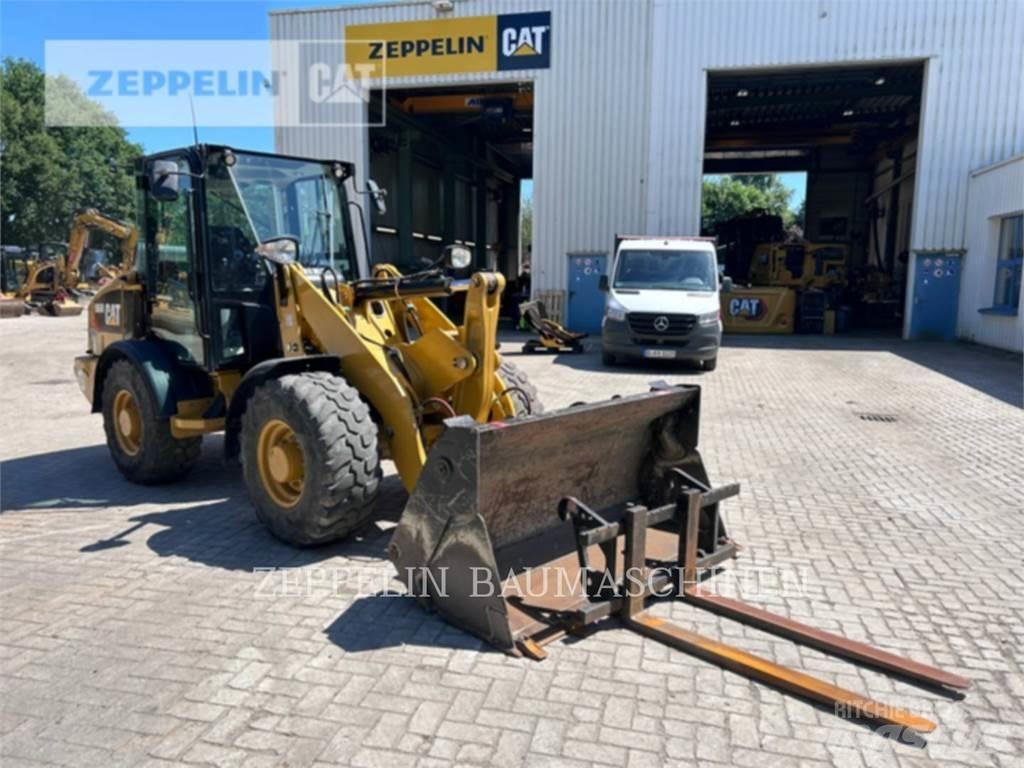 CAT 906M Utovarivači na točkove
