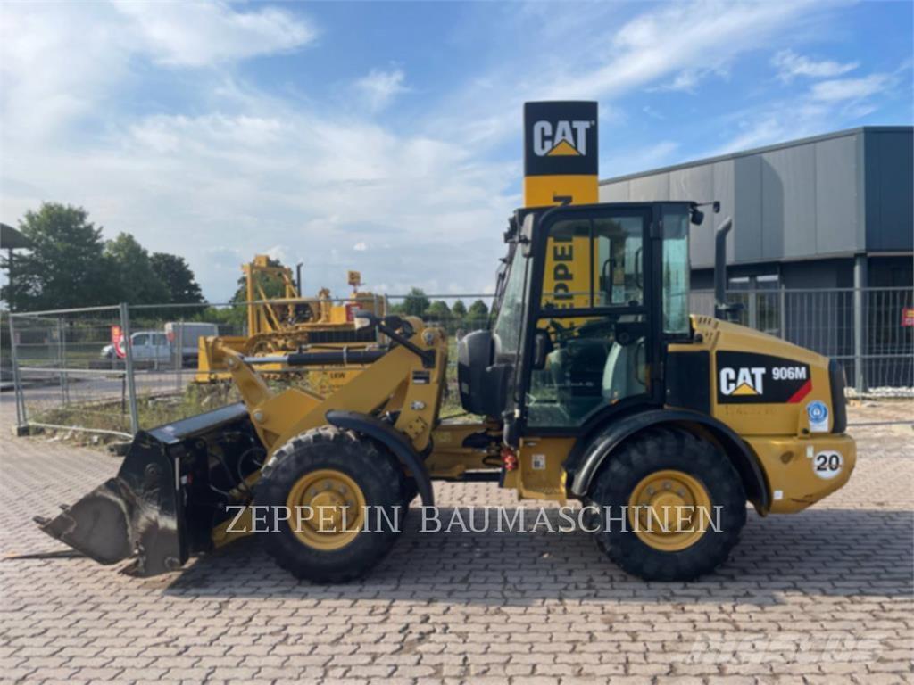 CAT 906M Utovarivači na točkove