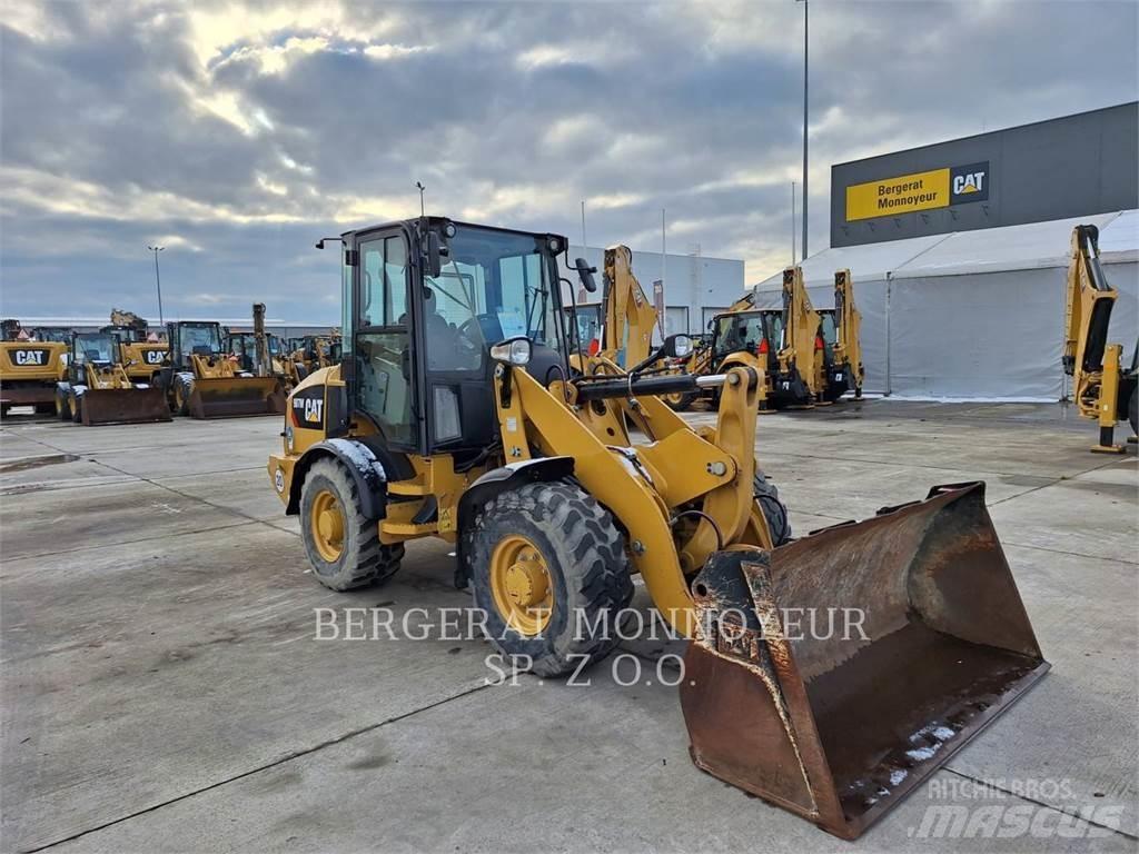 CAT 907M Utovarivači na točkove