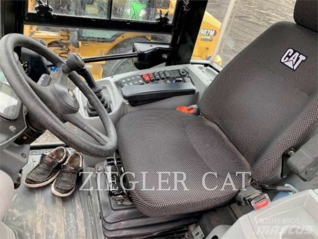 CAT 907M Utovarivači na točkove