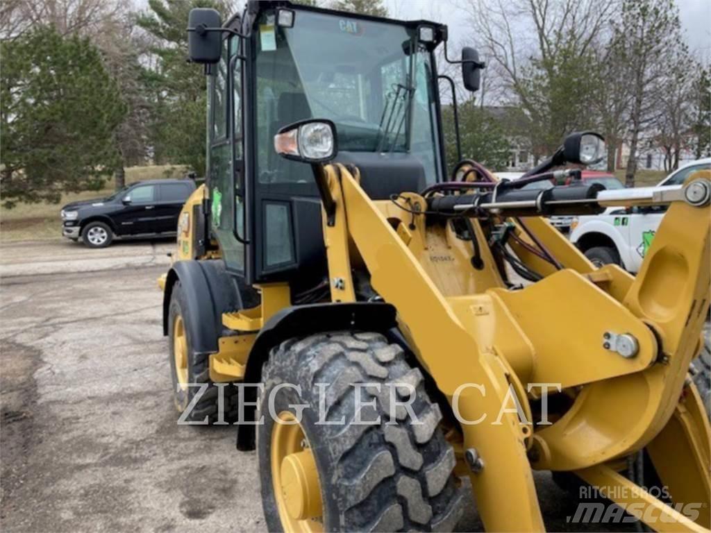 CAT 907M Utovarivači na točkove