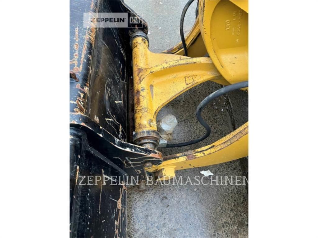 CAT 907M Utovarivači na točkove