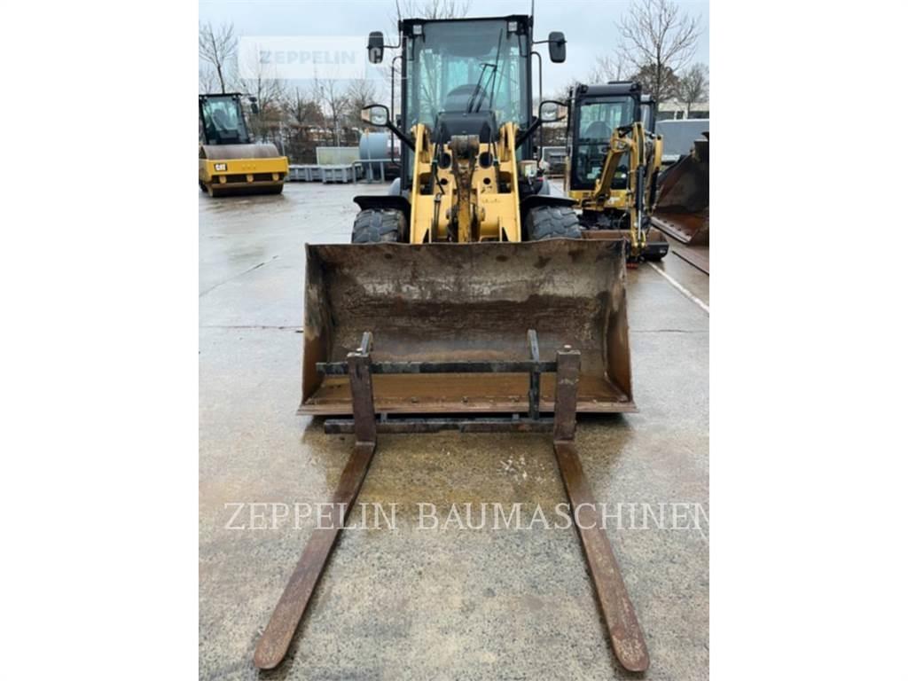 CAT 907M Utovarivači na točkove