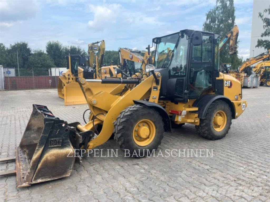 CAT 907M Utovarivači na točkove