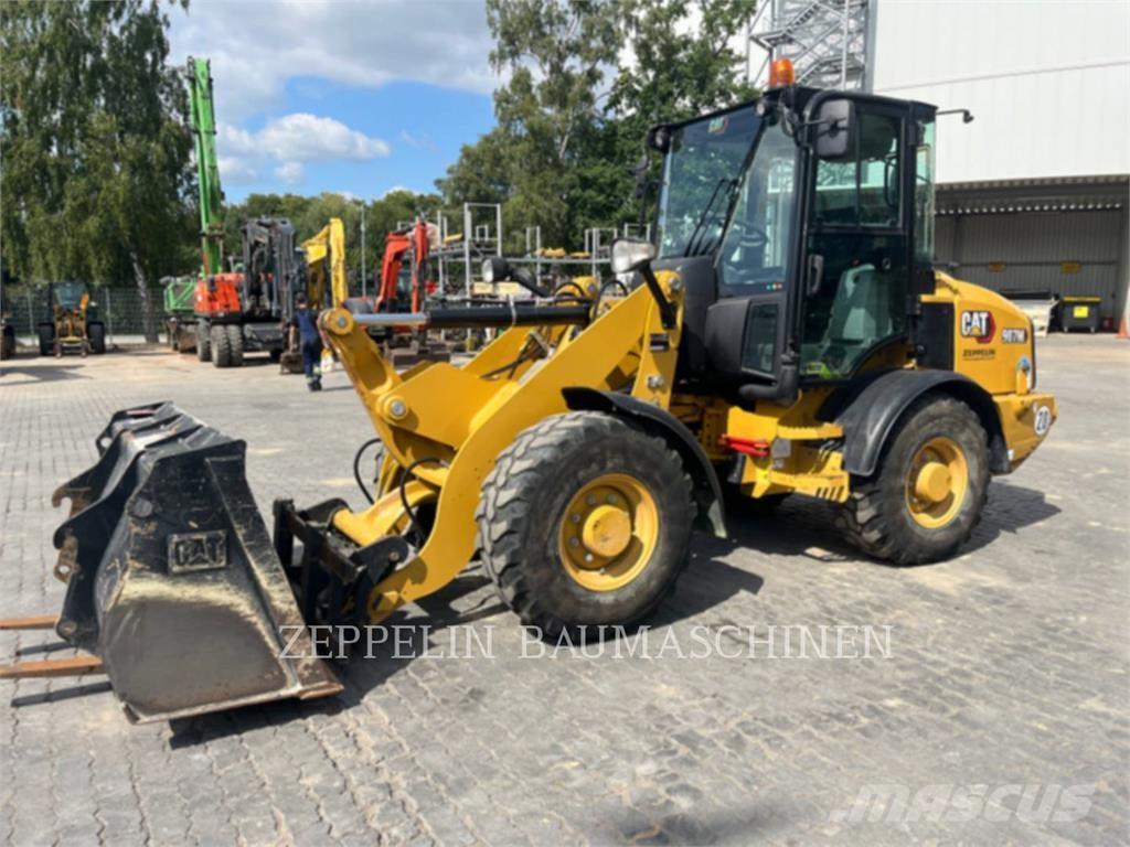 CAT 907M Utovarivači na točkove
