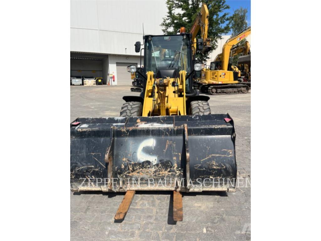CAT 907M Utovarivači na točkove