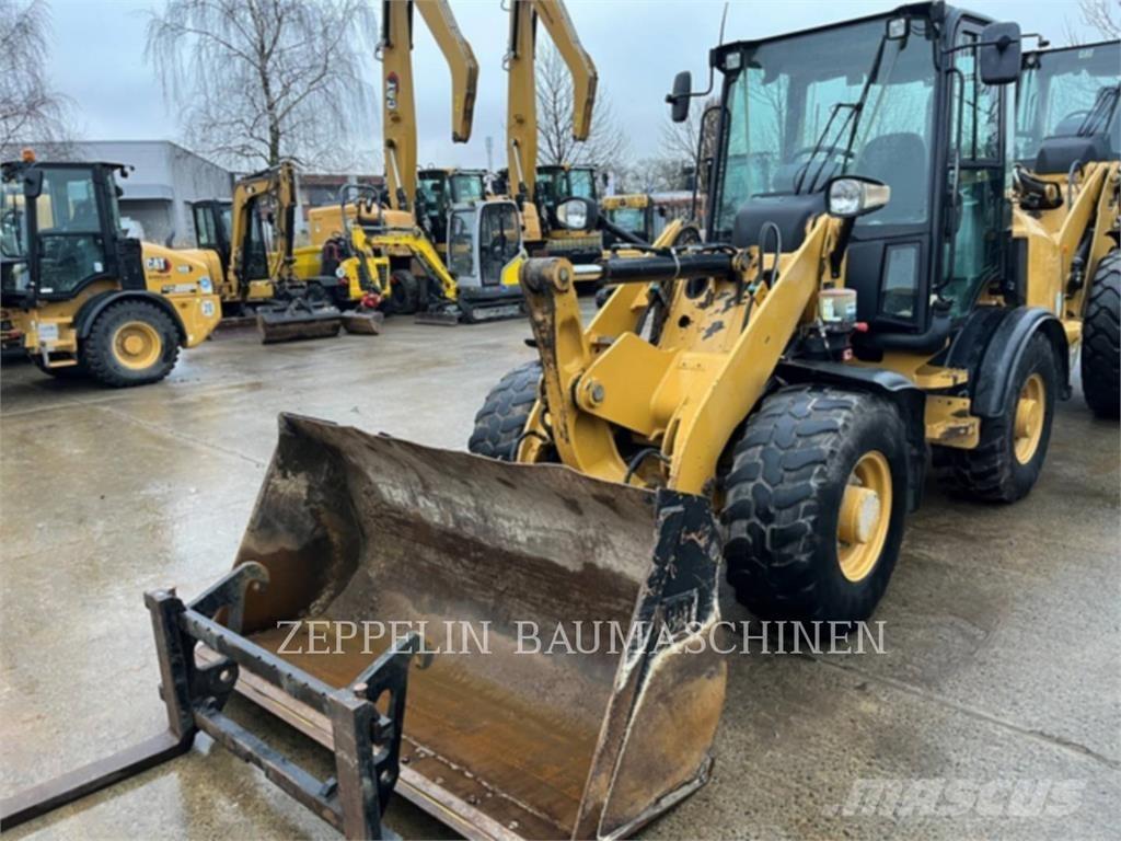 CAT 907M Utovarivači na točkove