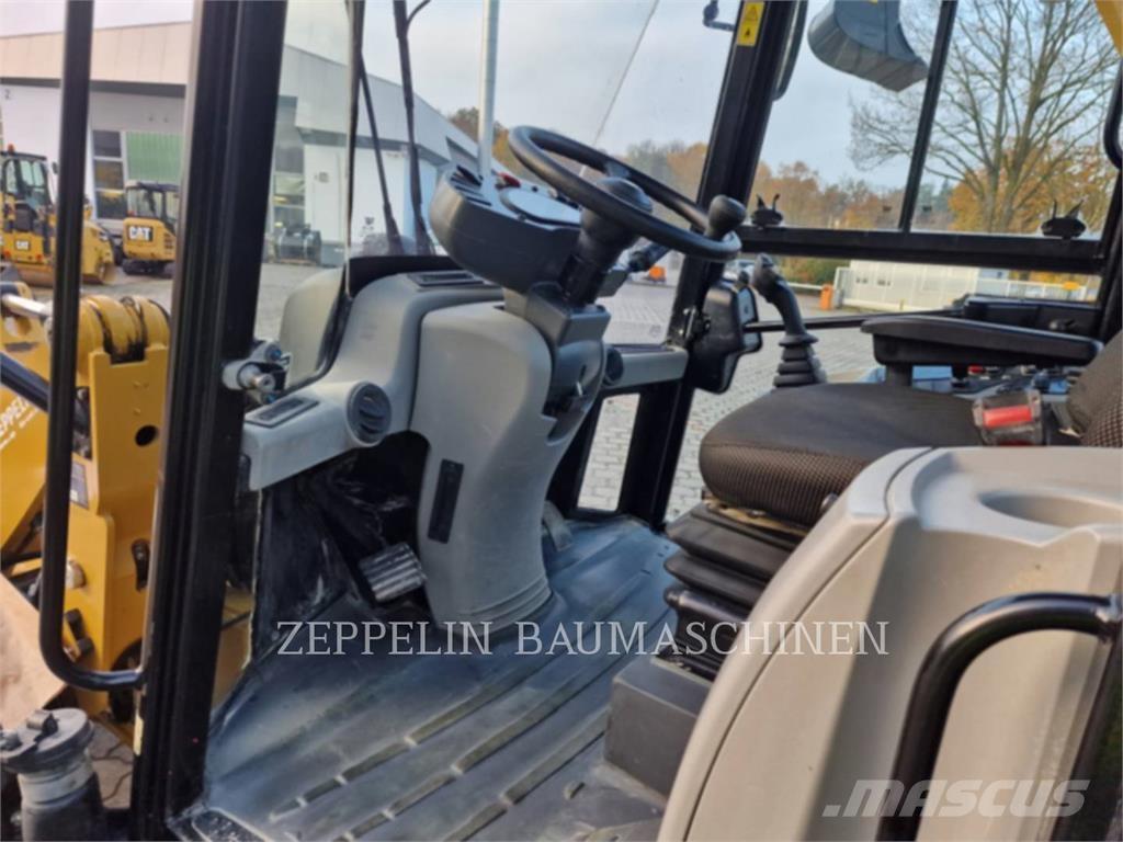 CAT 907M Utovarivači na točkove