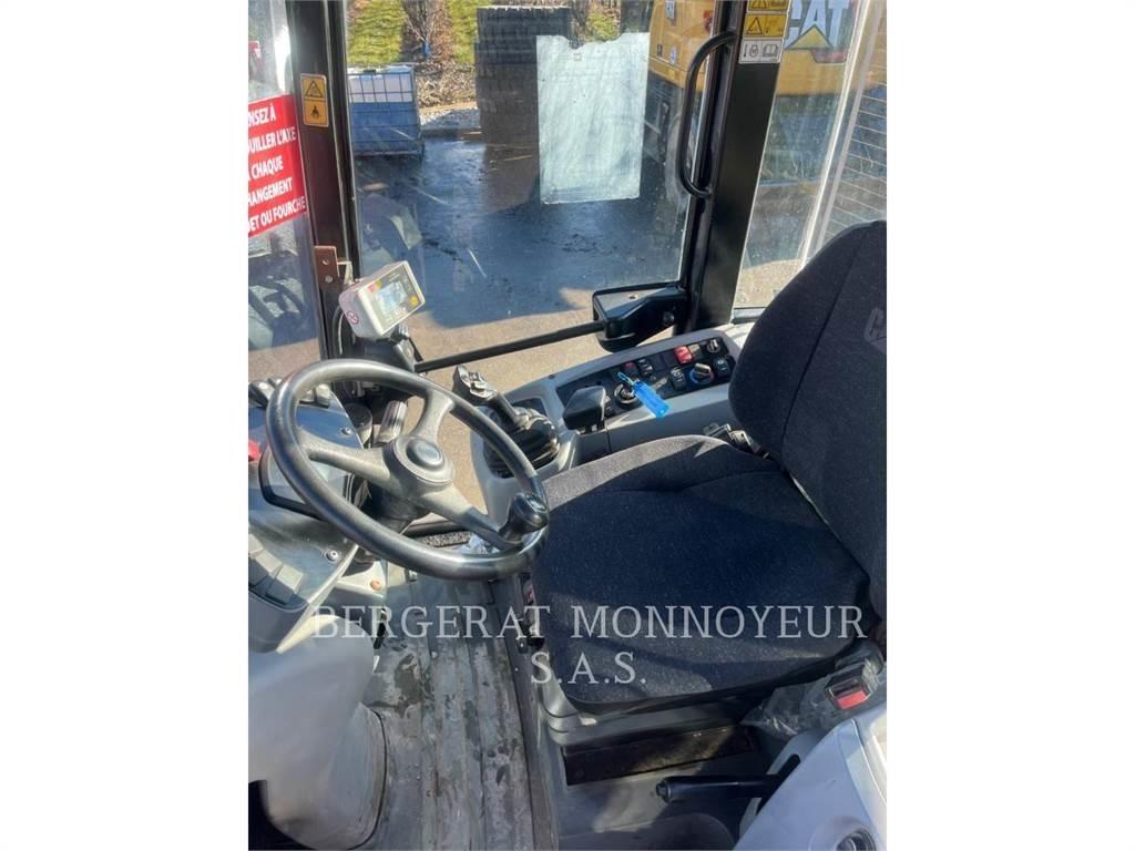 CAT 908 Utovarivači na točkove