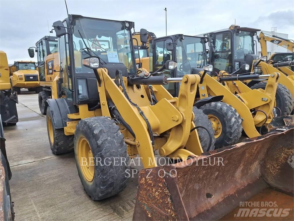 CAT 908M Utovarivači na točkove