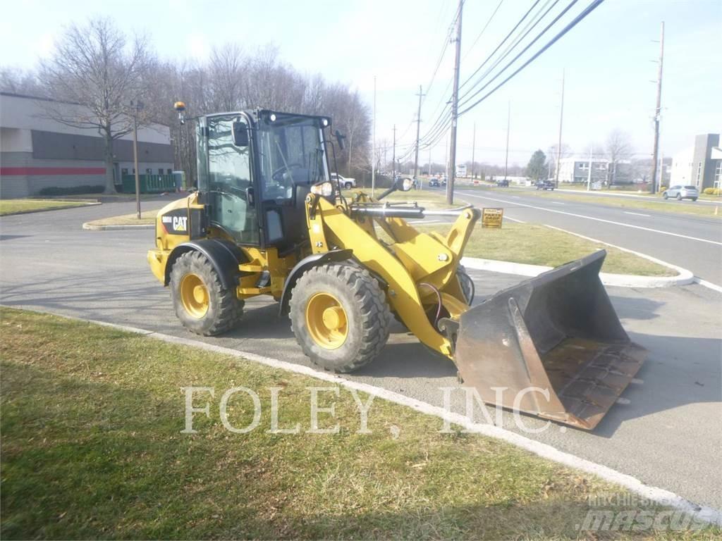 CAT 908M Utovarivači na točkove