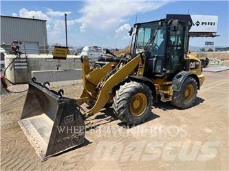 CAT 908M Utovarivači na točkove