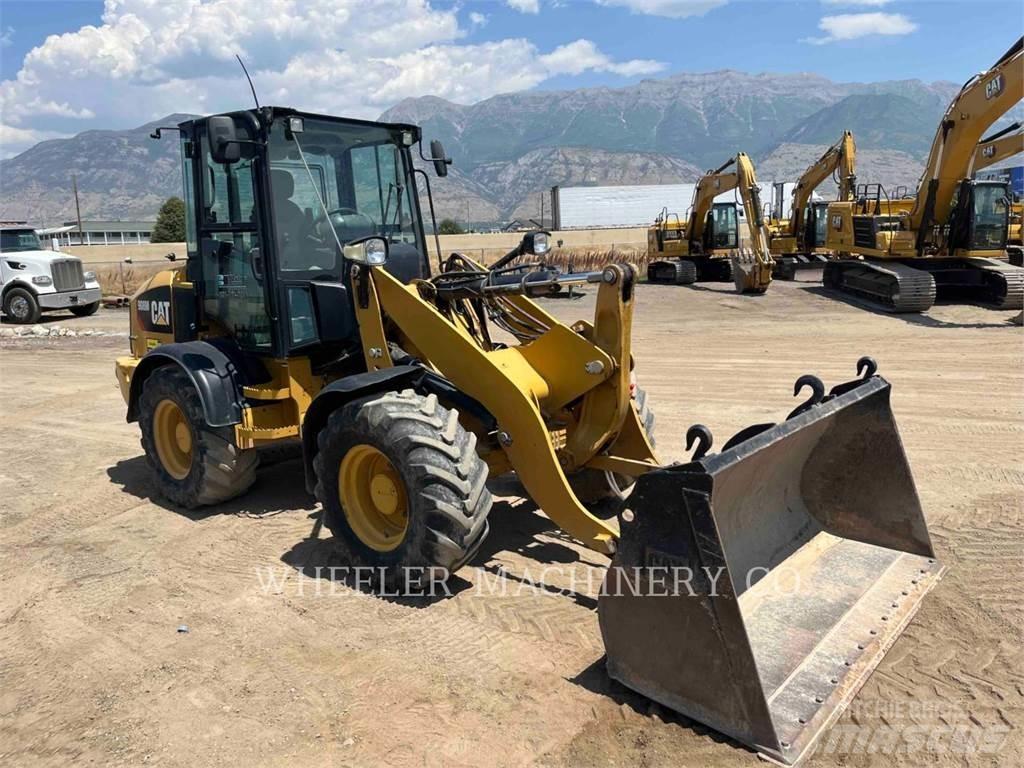CAT 908M Utovarivači na točkove
