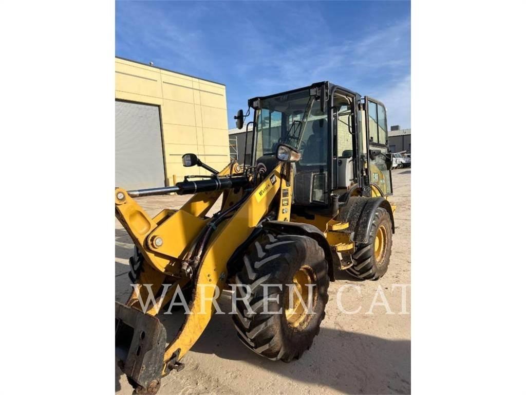 CAT 908M Utovarivači na točkove