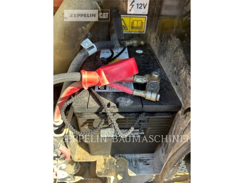 CAT 908M Utovarivači na točkove