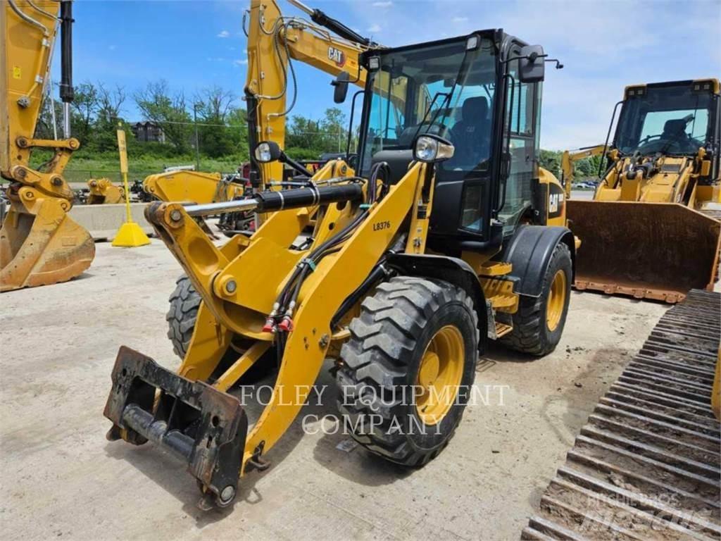 CAT 908M Utovarivači na točkove