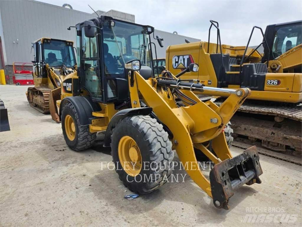 CAT 908M Utovarivači na točkove