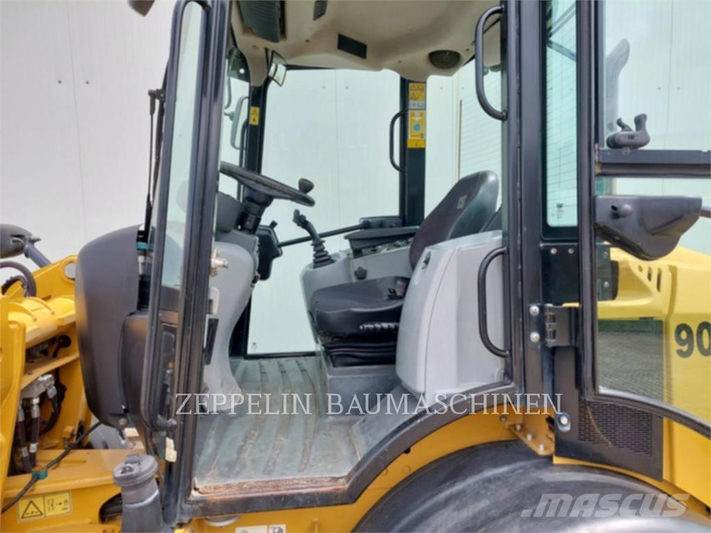 CAT 908M Utovarivači na točkove