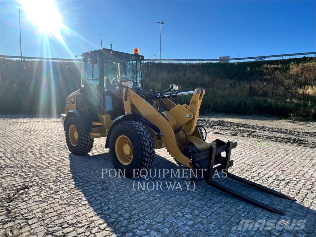 CAT 908M Utovarivači na točkove