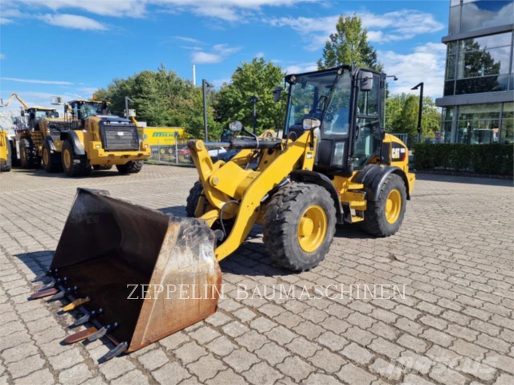 CAT 908M Utovarivači na točkove