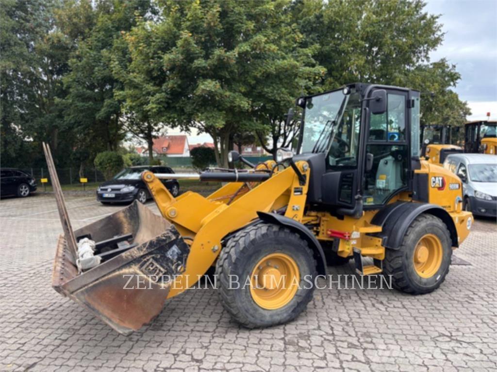 CAT 908M Utovarivači na točkove