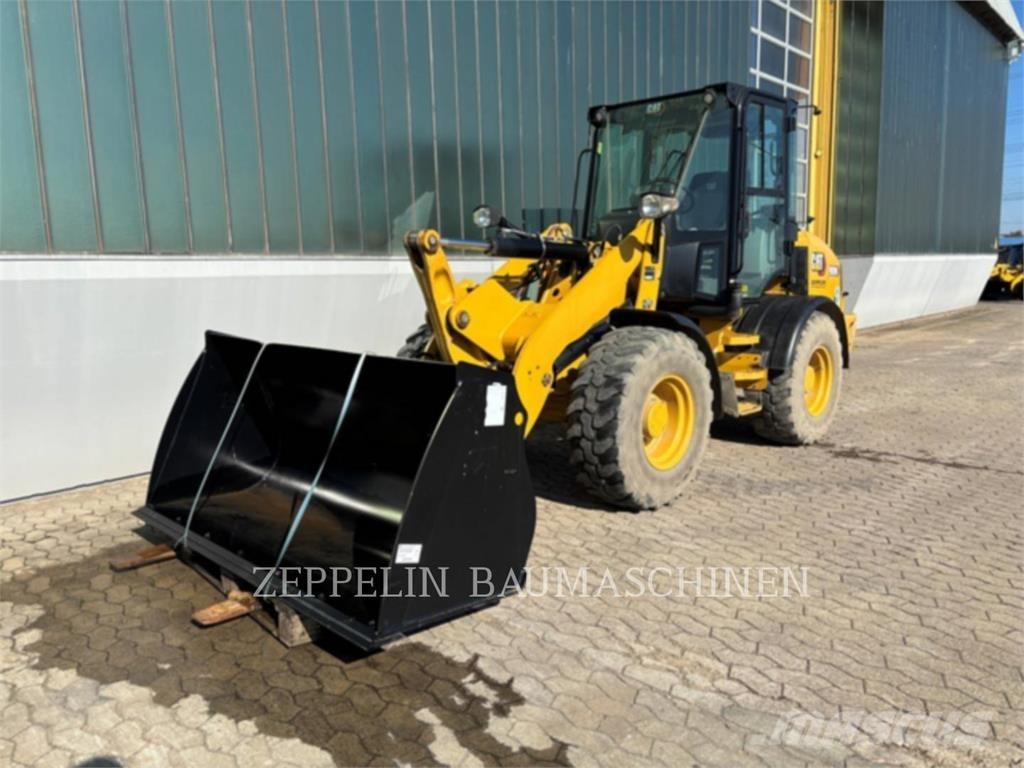 CAT 908M Utovarivači na točkove