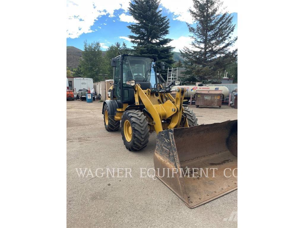 CAT 908M Utovarivači na točkove