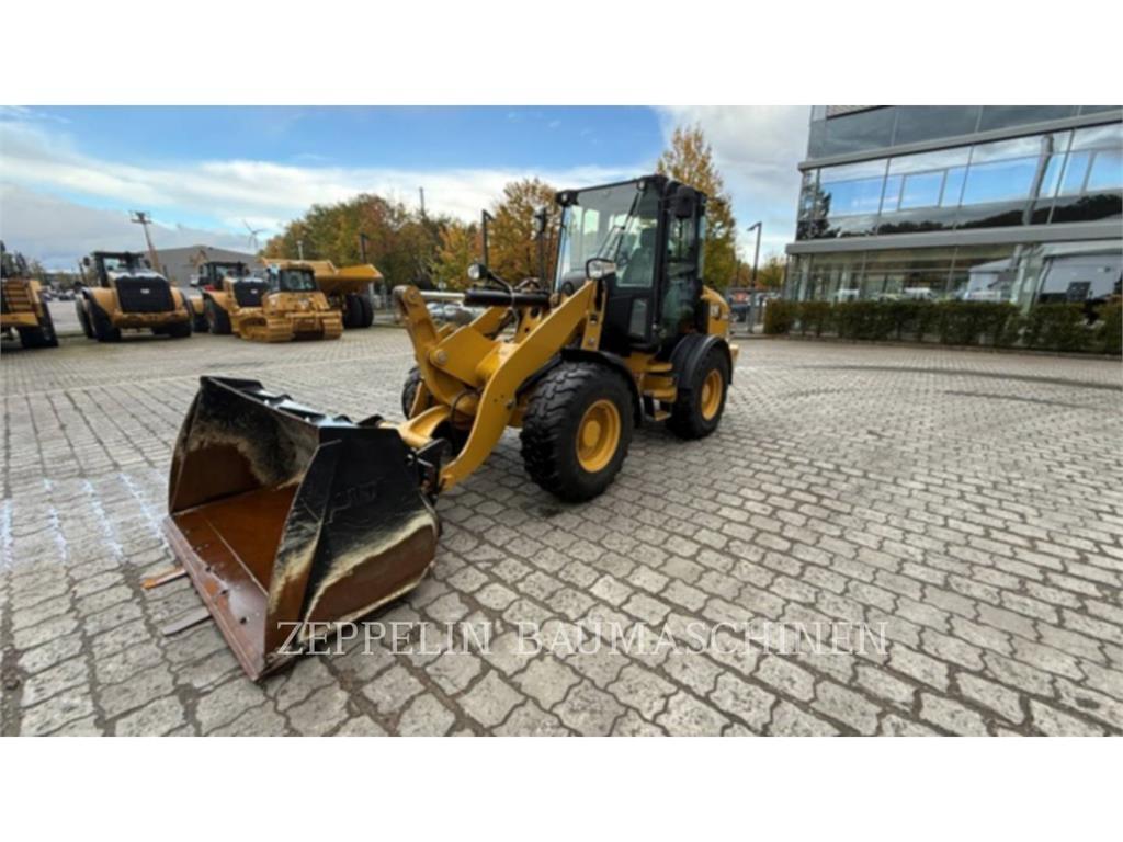CAT 908M Utovarivači na točkove