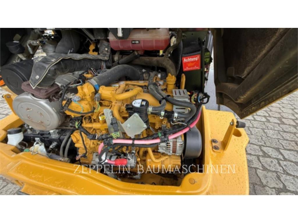 CAT 908M Utovarivači na točkove