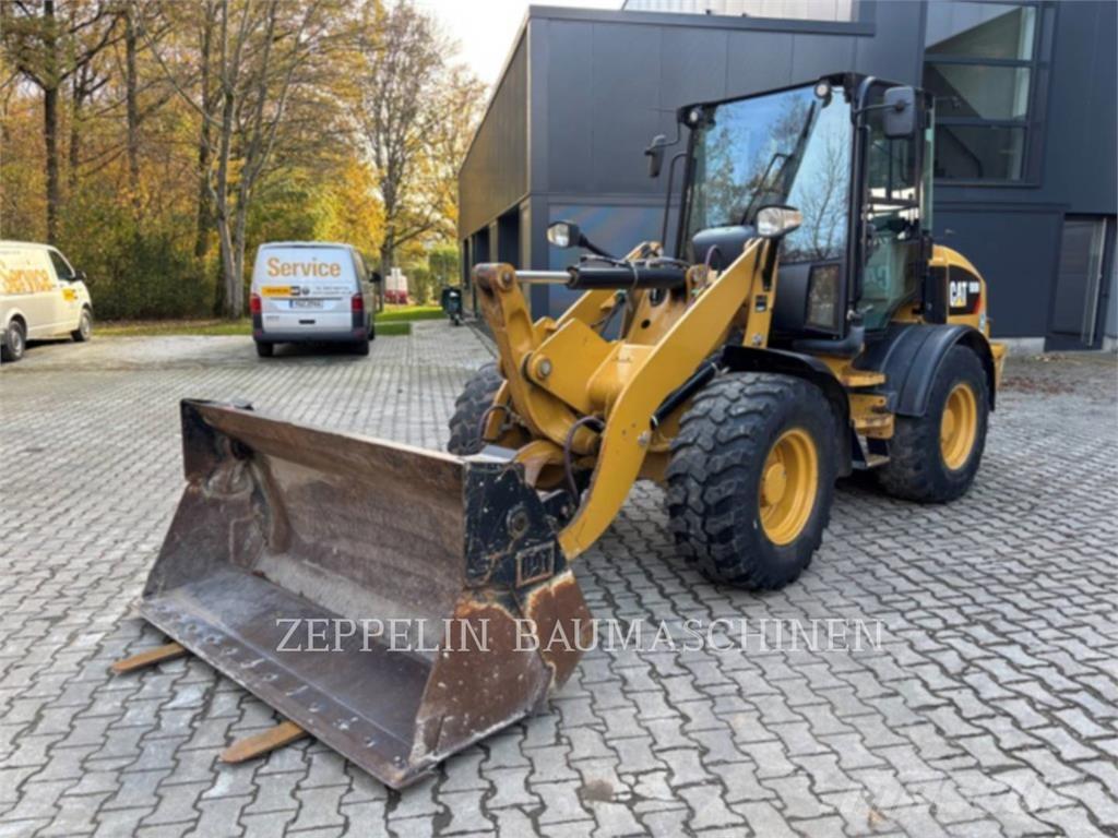 CAT 908M Utovarivači na točkove