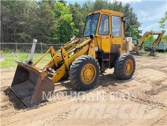 CAT 910 Utovarivači na točkove