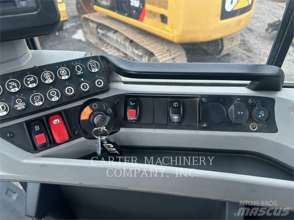CAT 926M Utovarivači na točkove