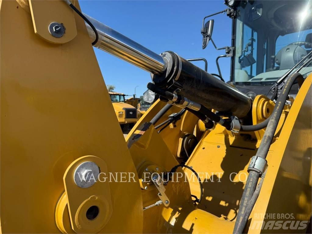 CAT 930M Utovarivači na točkove