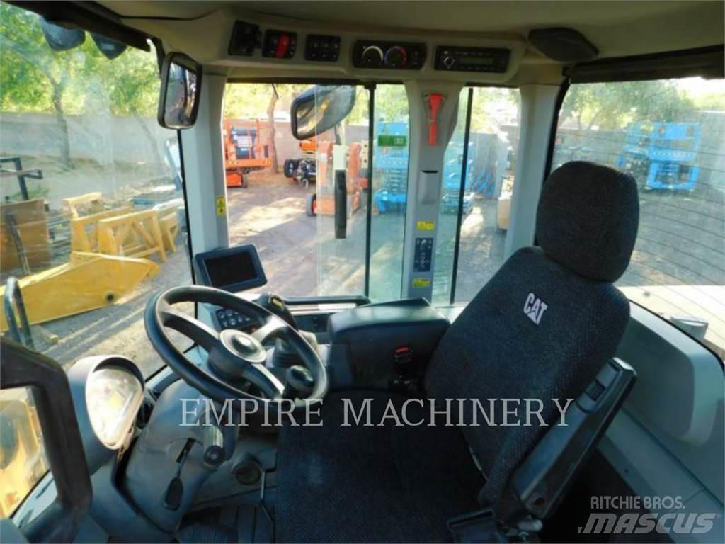 CAT 930M Utovarivači na točkove