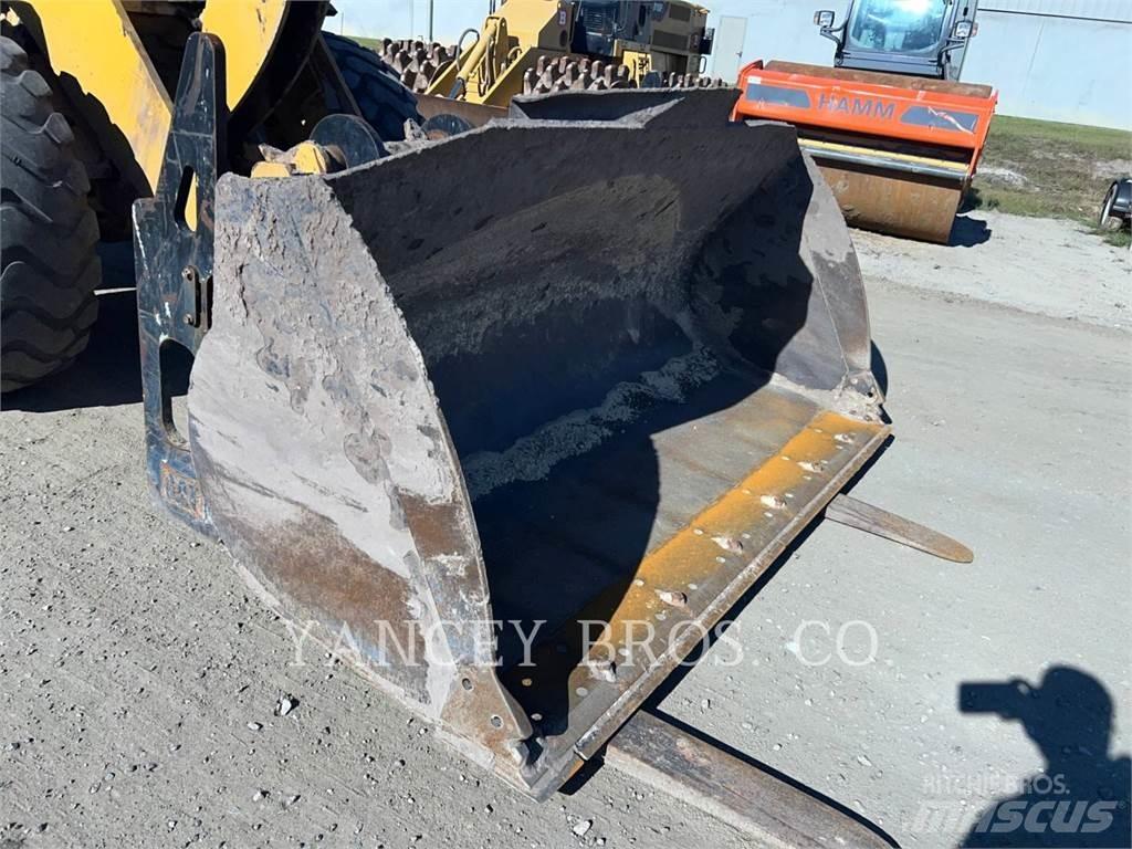 CAT 930M Utovarivači na točkove