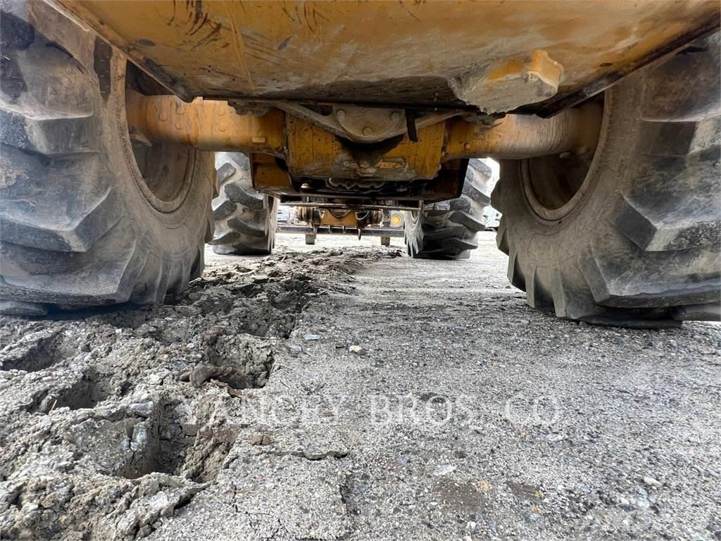 CAT 930M Utovarivači na točkove