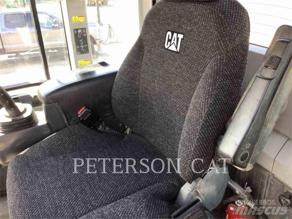 CAT 930M Utovarivači na točkove