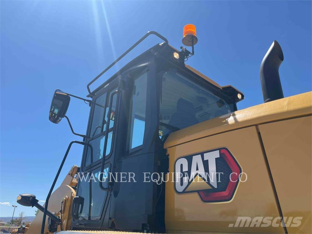 CAT 930M Utovarivači na točkove