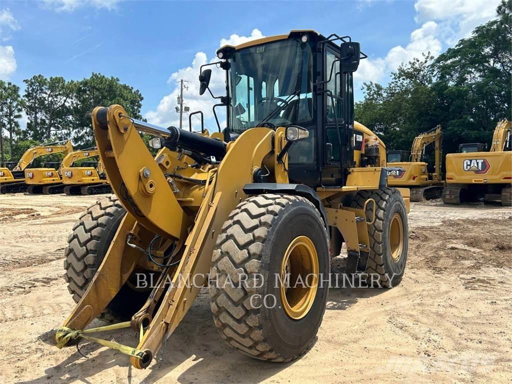 CAT 930M Utovarivači na točkove