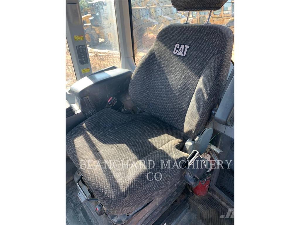 CAT 930M Utovarivači na točkove