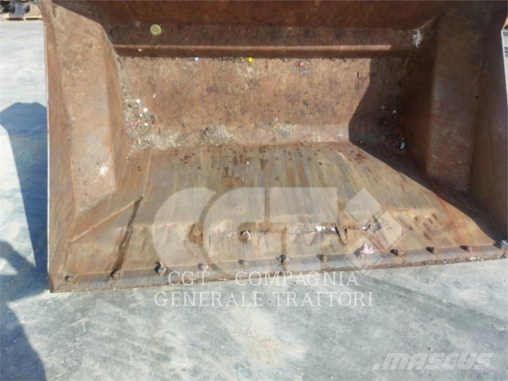 CAT 930M Utovarivači na točkove