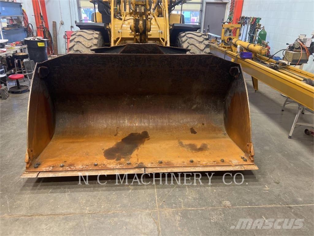 CAT 930M Utovarivači na točkove