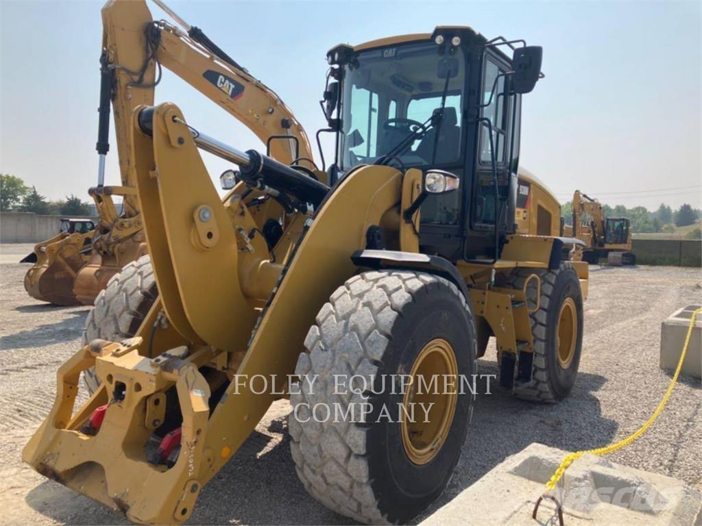 CAT 930M Utovarivači na točkove