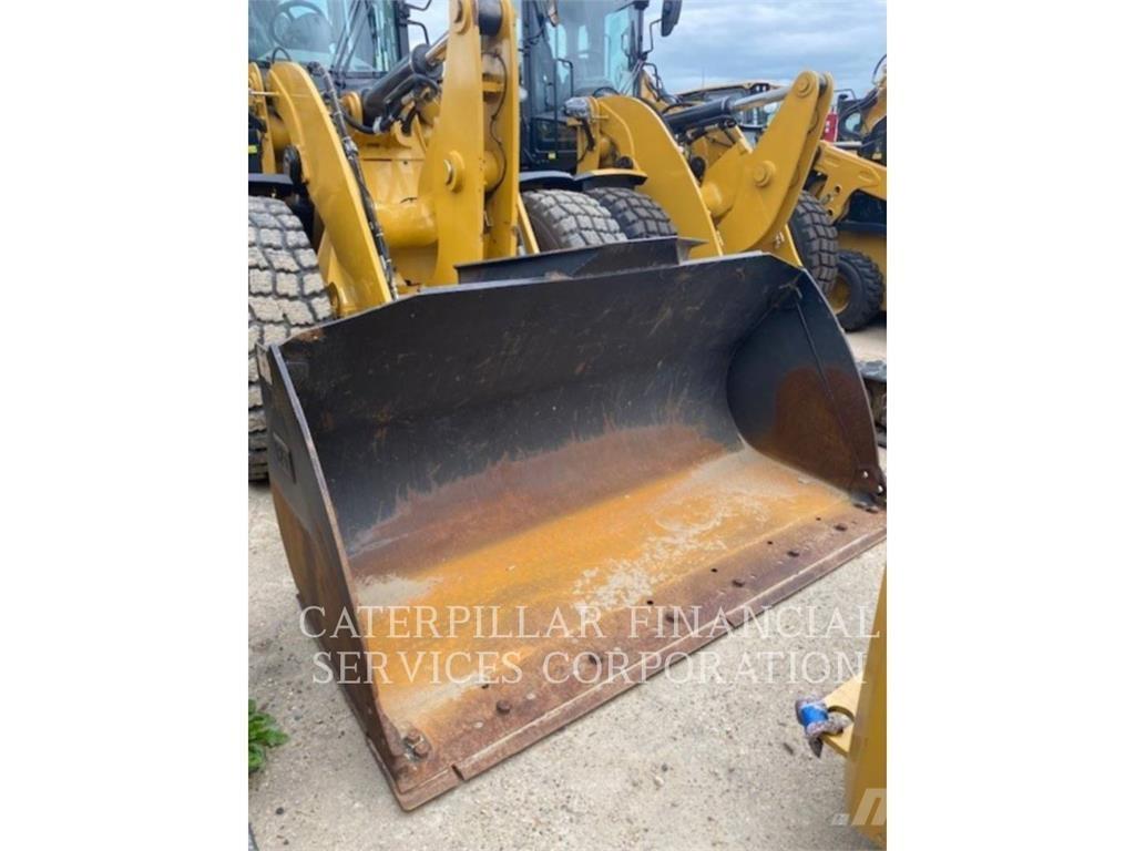 CAT 930M Utovarivači na točkove