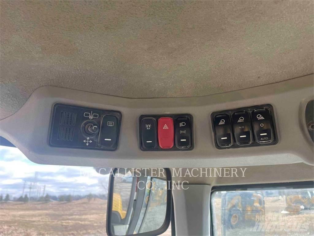 CAT 938M Utovarivači na točkove