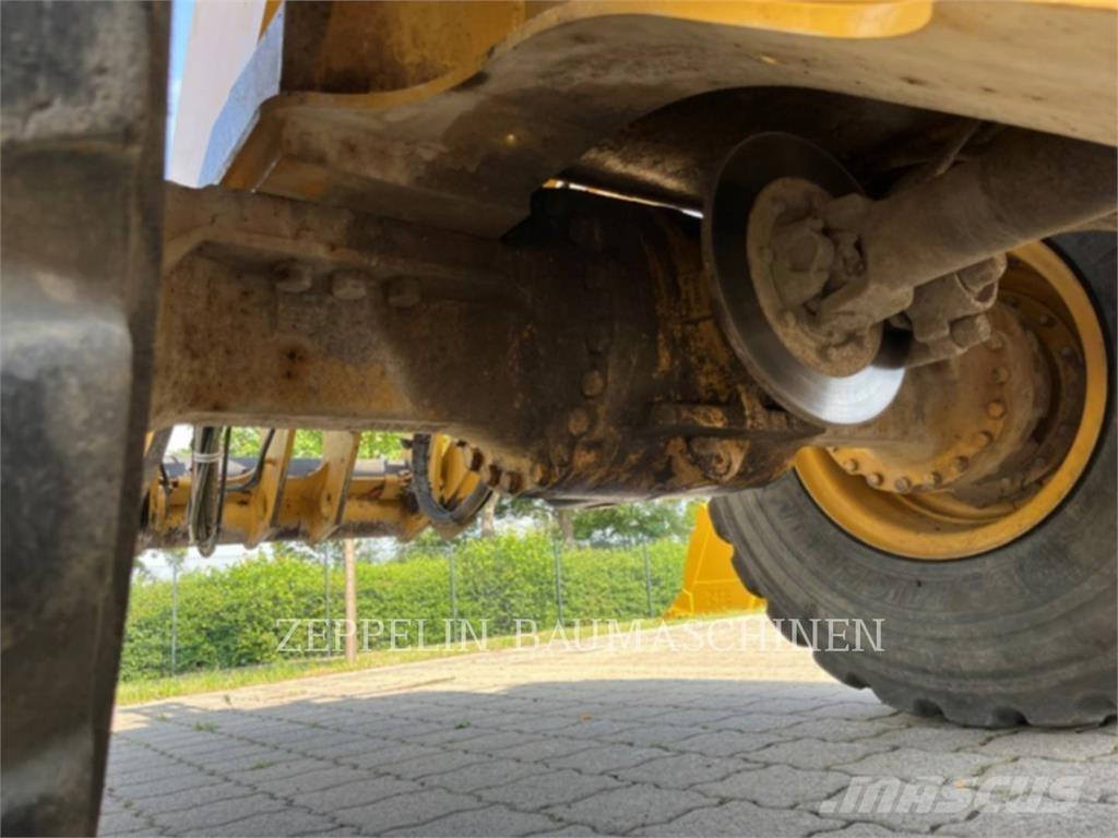 CAT 938M Utovarivači na točkove