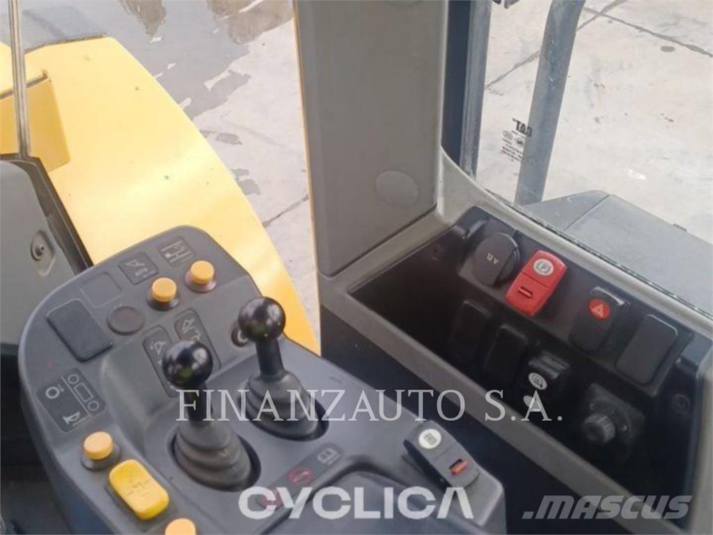 CAT 950M Utovarivači na točkove