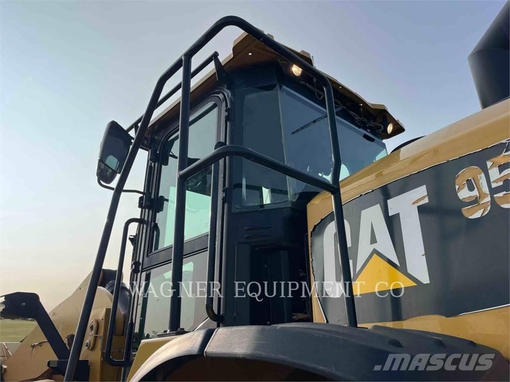 CAT 950M Utovarivači na točkove